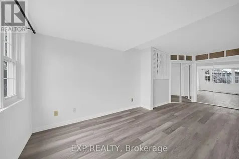 98 Castlegreen Private Ottawa ON K1T 3N3