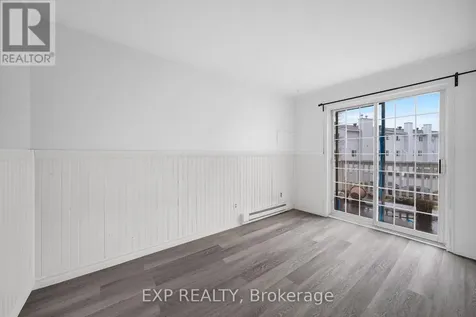 98 Castlegreen Private Ottawa ON K1T 3N3