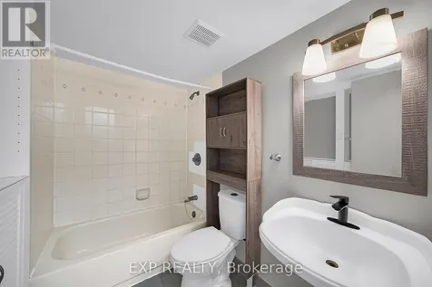 98 Castlegreen Private Ottawa ON K1T 3N3
