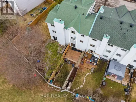 98 Castlegreen Private Ottawa ON K1T 3N3
