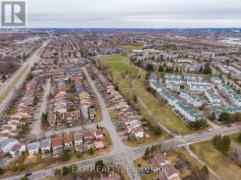 98 Castlegreen Private Ottawa ON K1T 3N3