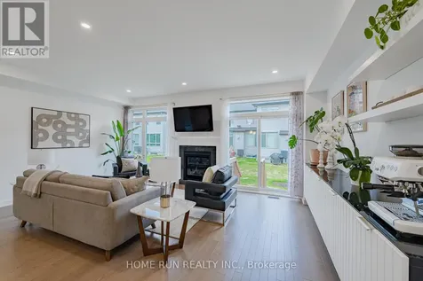 222 Finsbury Avenue Ottawa ON K2S 2X9
