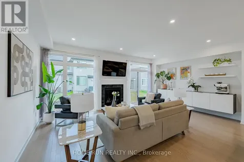 222 Finsbury Avenue Ottawa ON K2S 2X9