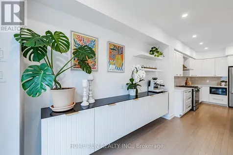 222 Finsbury Avenue Ottawa ON K2S 2X9
