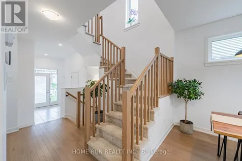 222 Finsbury Avenue Ottawa ON K2S 2X9