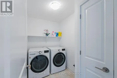 222 Finsbury Avenue Ottawa ON K2S 2X9