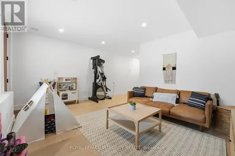 221 Wesley Avenue Ottawa ON K1Z 7A2