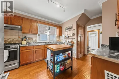 39 Borden Avenue North Kitchener ON N2H 3H9