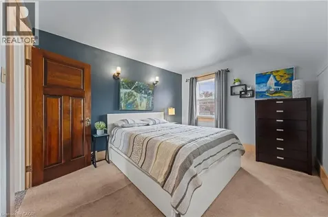 39 Borden Avenue North Kitchener ON N2H 3H9