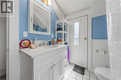 39 Borden Avenue North Kitchener ON N2H 3H9