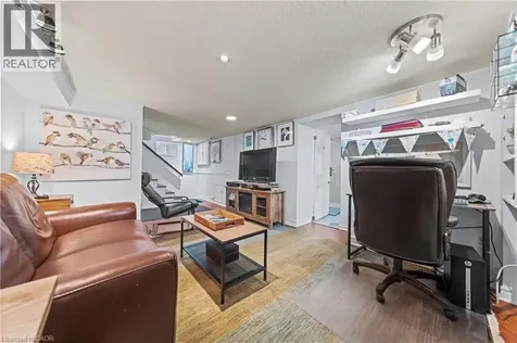 39 Borden Avenue North Kitchener ON N2H 3H9