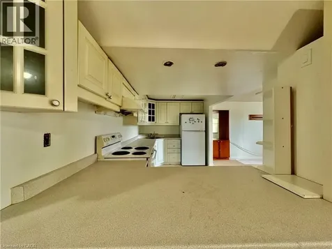 202 Essex Point Drive Cambridge ON N1T 1Z1