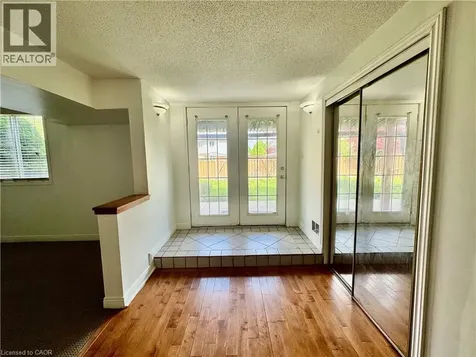 202 Essex Point Drive Cambridge ON N1T 1Z1