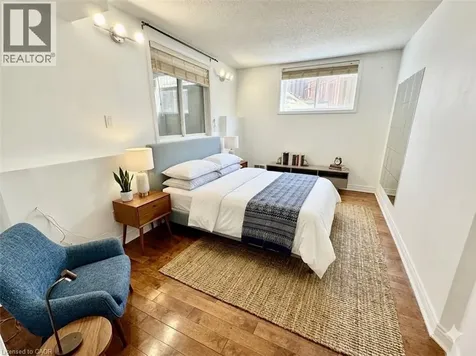 202 Essex Point Drive Cambridge ON N1T 1Z1