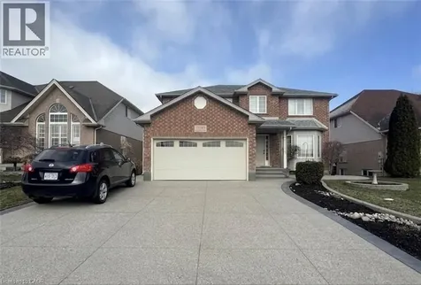202 Essex Point Drive Cambridge ON N1T 1Z1