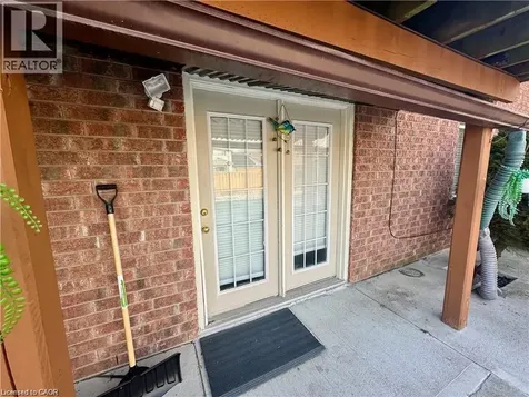 202 Essex Point Drive Cambridge ON N1T 1Z1