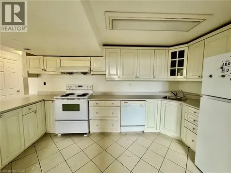 202 Essex Point Drive Cambridge ON N1T 1Z1