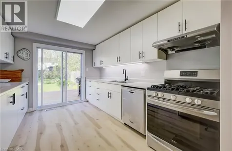 35 Camrose Court Kitchener ON N2M 5J3