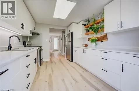 35 Camrose Court Kitchener ON N2M 5J3