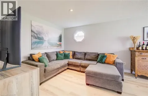 35 Camrose Court Kitchener ON N2M 5J3