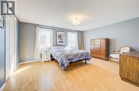 35 Camrose Court Kitchener ON N2M 5J3