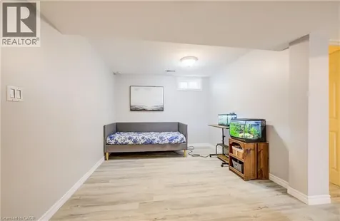 35 Camrose Court Kitchener ON N2M 5J3