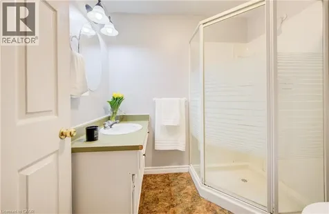 35 Camrose Court Kitchener ON N2M 5J3