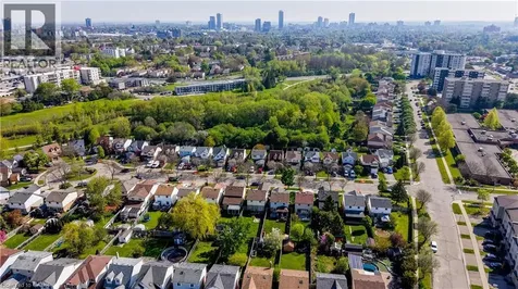 35 Camrose Court Kitchener ON N2M 5J3