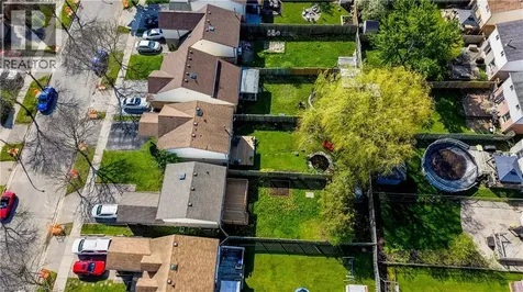 35 Camrose Court Kitchener ON N2M 5J3
