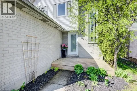 35 Camrose Court Kitchener ON N2M 5J3