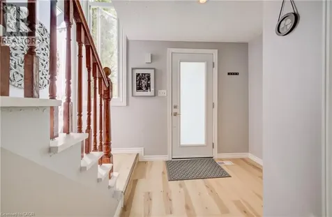 35 Camrose Court Kitchener ON N2M 5J3