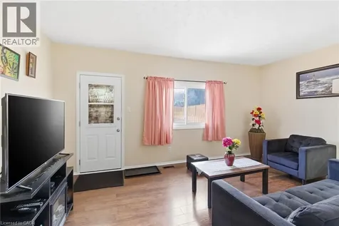 185 Denistoun Street Welland ON L3C 6J6