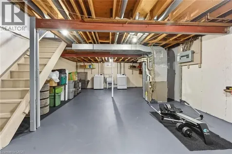 185 Denistoun Street Welland ON L3C 6J6