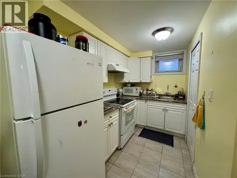 40 Lena Crescent Cambridge ON N1R 8P4