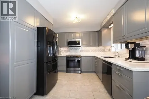 70 Queen Charlotte Crescent Kitchener ON N2E 3N6
