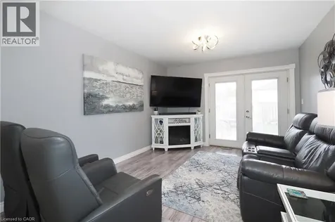 70 Queen Charlotte Crescent Kitchener ON N2E 3N6