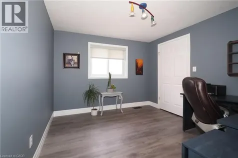 70 Queen Charlotte Crescent Kitchener ON N2E 3N6