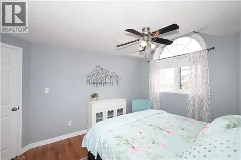 70 Queen Charlotte Crescent Kitchener ON N2E 3N6