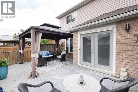 70 Queen Charlotte Crescent Kitchener ON N2E 3N6