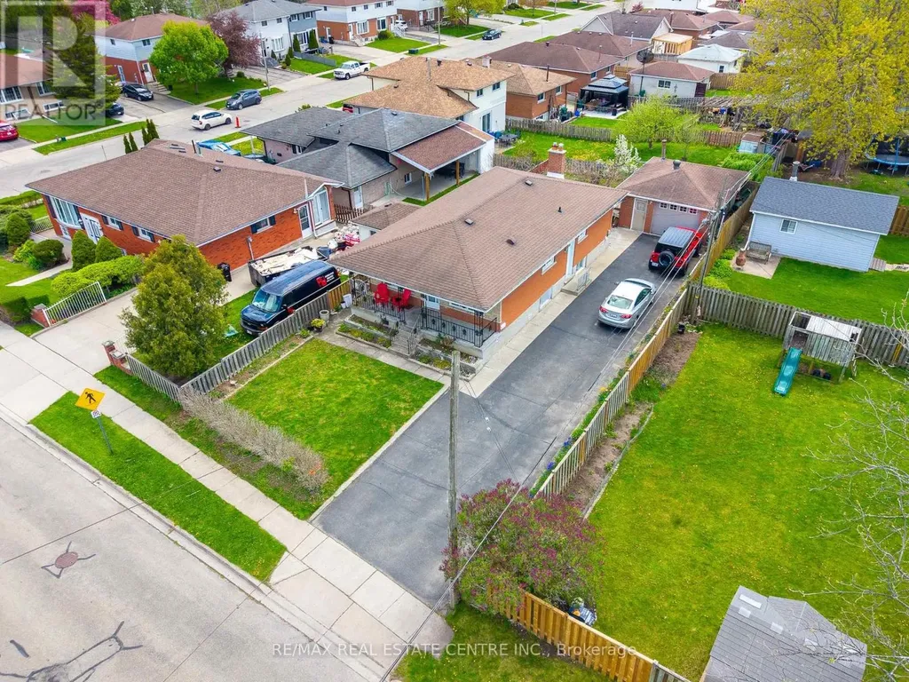 211 Ballantyne Avenue Cambridge ON N1R 7B5