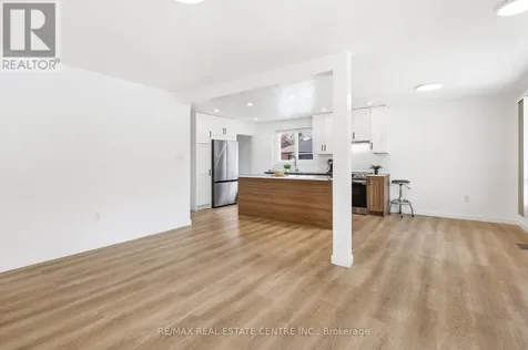 211 Ballantyne Avenue Cambridge ON N1R 7B5