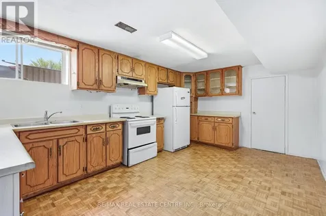 211 Ballantyne Avenue Cambridge ON N1R 7B5