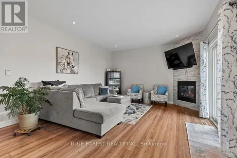 332 Erie Street Central Elgin ON N5L 1E3