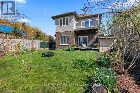 332 Erie Street Central Elgin ON N5L 1E3