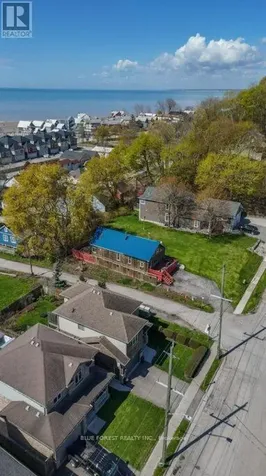 332 Erie Street Central Elgin ON N5L 1E3