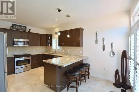 12 Degrow Crescent Hamilton ON L0R 1C0