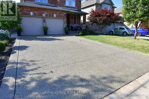 12 Degrow Crescent Hamilton ON L0R 1C0