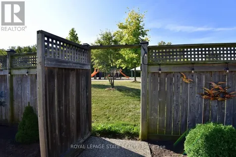 12 Degrow Crescent Hamilton ON L0R 1C0