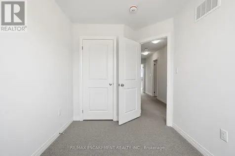 155 Equestrian Way Cambridge ON N3E 0E8