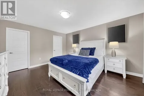 2835 Foxden Square Pickering ON L1X 0N9